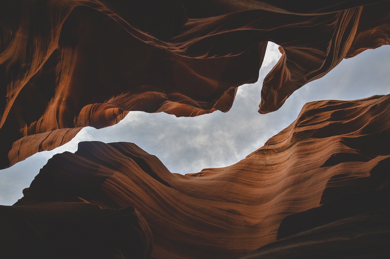casting a new spell: hypnotherapy in unraveling the tangle of anxious attachment